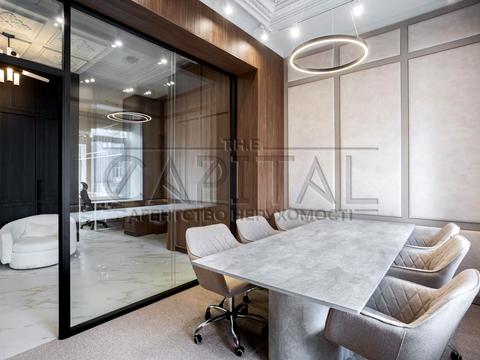 комерційна за адресою Еспланадна вул., 32