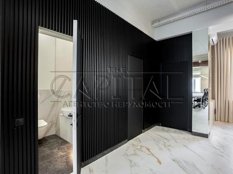 комерційна за адресою Еспланадна вул., 32