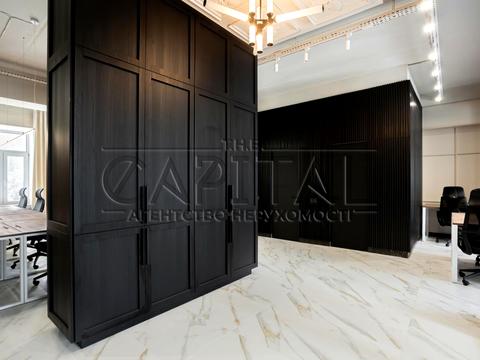 комерційна за адресою Еспланадна вул., 32