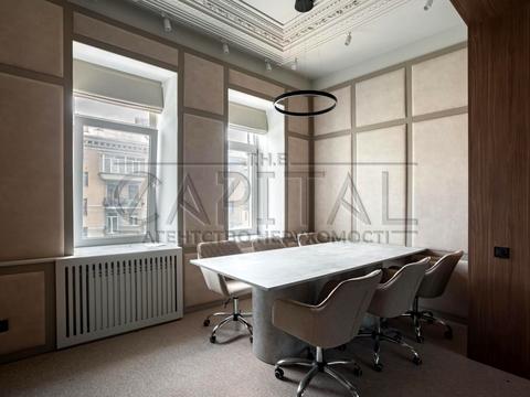 комерційна за адресою Еспланадна вул., 32