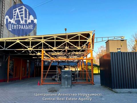 комерційна за адресою Руська вул., 242