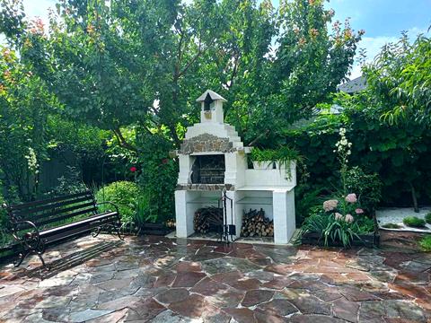 будинок за адресою Серпнева