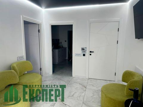 комерційна за адресою Героїв Харкова просп. (Московський), 270в