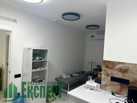 комерційна за адресою Героїв Харкова просп. (Московський), 270в