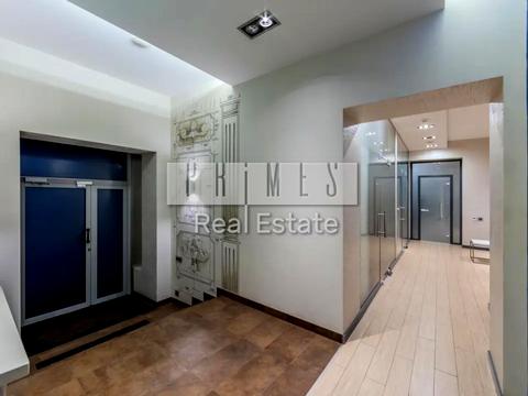 комерційна за адресою Воздвиженська вул., 22