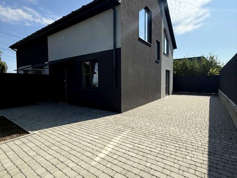 будинок за адресою Лугова