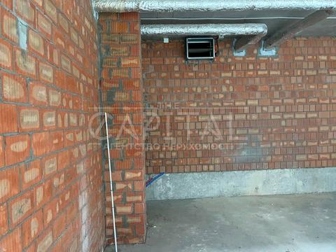 комерційна за адресою Предславинська вул., 57