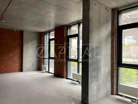 комерційна за адресою Предславинська вул., 57