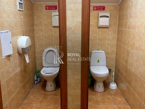 комерційна за адресою Саксаганського вул., 106