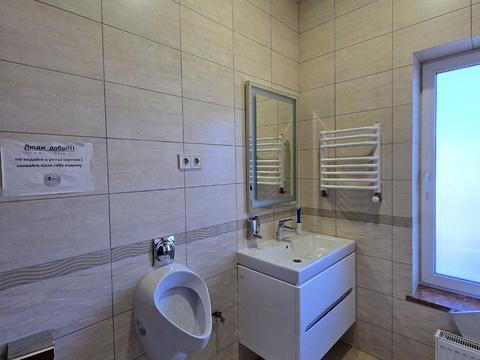 коммерческая по адресу Кардинала Любомира Гузара ул., 34