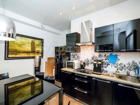 комерційна за адресою Велика Васильківська вул. (Червоноармійська), 72