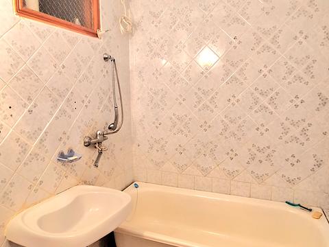 квартира за адресою смт. Великодолинське, Центральна вул., 1