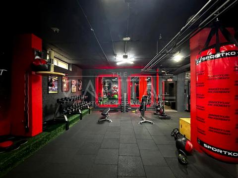 комерційна за адресою Звіринецька вул., 47