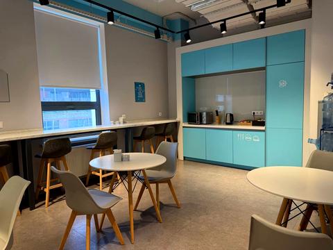 комерційна за адресою Сім'ї Прахових вул. (Гайдара), 52