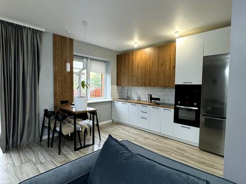 будинок за адресою Юності