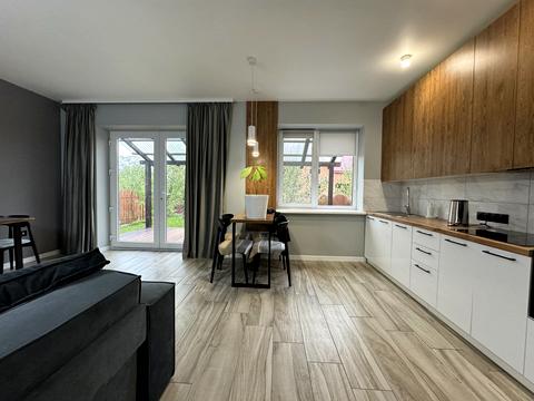 будинок за адресою Юності