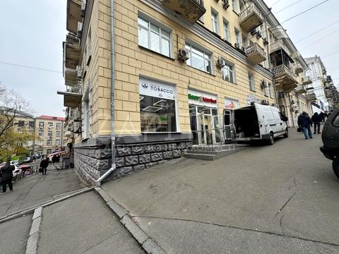 комерційна за адресою Лютеранська вул., 3