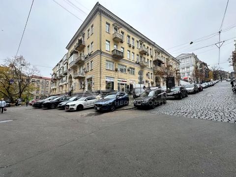 комерційна за адресою Лютеранська вул., 3