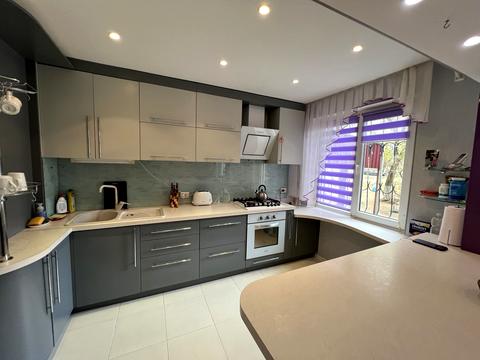 квартира за адресою Олега Ольжича вул. (Ленінградська), 3а