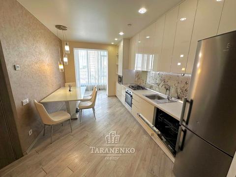 квартира по адресу Левка Лукʼяненка ул. (Василия Жуковского), 18