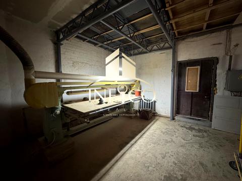 комерційна за адресою Автомобільна дорога, 10