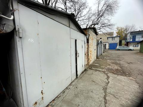 паркомісце за адресою Балукова вул., 24