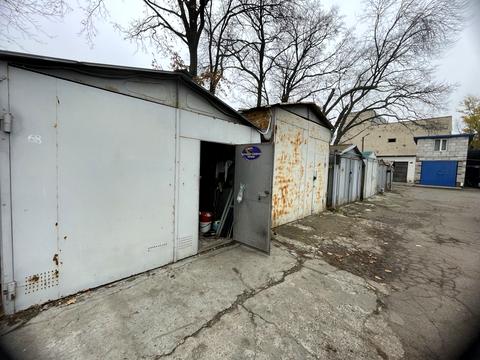 паркомісце за адресою Балукова вул., 24