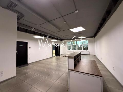 комерційна за адресою Дмитра Яворницького просп. (Карла Маркса), 5