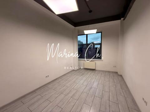 комерційна за адресою Дмитра Яворницького просп. (Карла Маркса), 5