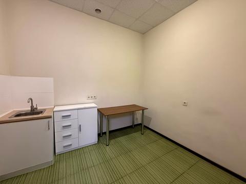 комерційна за адресою Дмитра Яворницького просп. (Карла Маркса), 5