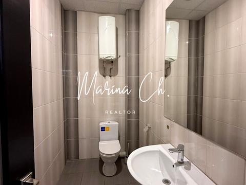 комерційна за адресою Дмитра Яворницького просп. (Карла Маркса), 5