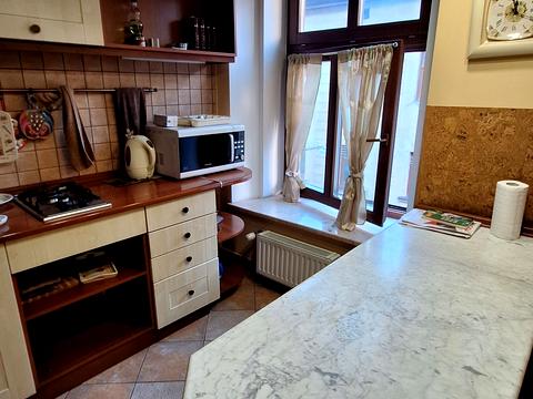 комерційна за адресою Львів, Братів Рогатинців вул., 18