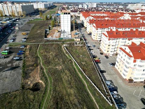 участок по адресу Героев Небесной Сотни просп.