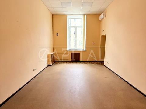 комерційна за адресою Хрещатик вул., 10