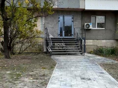 комерційна за адресою Павла Тичини просп., 9