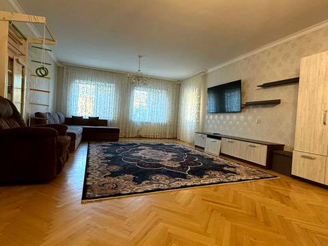 квартира за адресою Григора Крука вул., 4