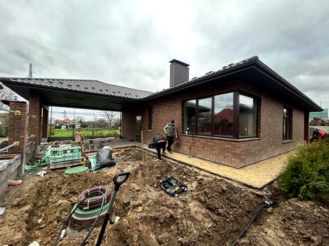 будинок за адресою Дачна