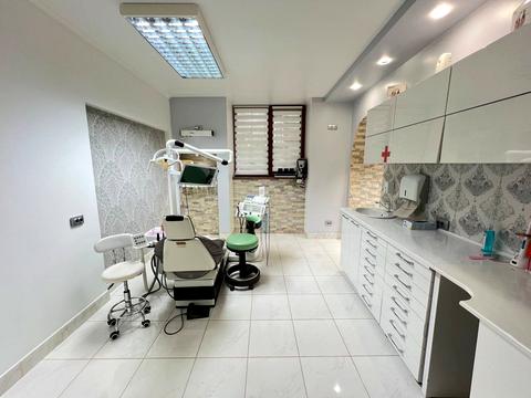 комерційна за адресою Поштова, 5