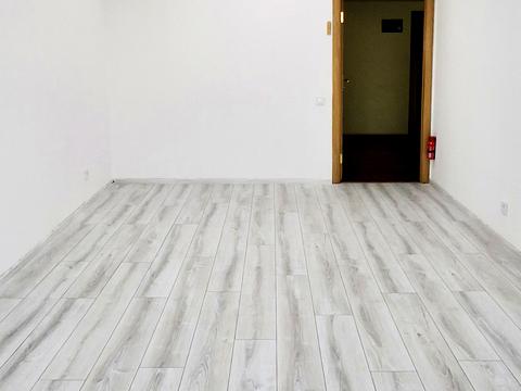 комерційна за адресою Євгена Сверстюка вул. (Марини Раскової), 17