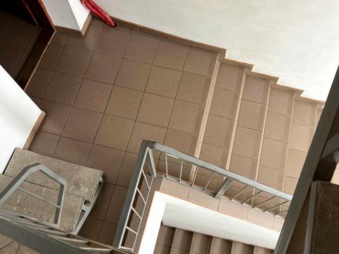 коммерческая по адресу Богдана Хмельницкого ул., 1