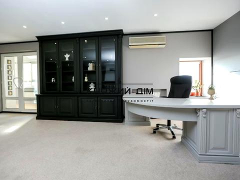 комерційна за адресою Клінічна вул., 23/25