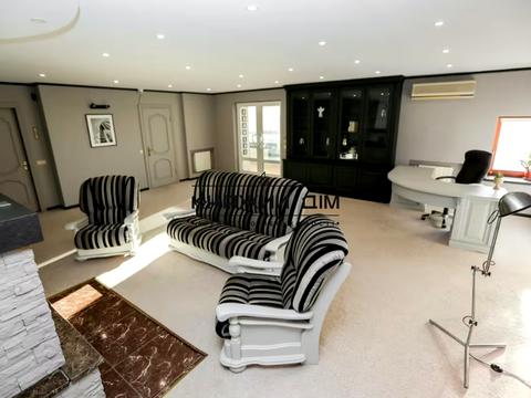 комерційна за адресою Клінічна вул., 23/25