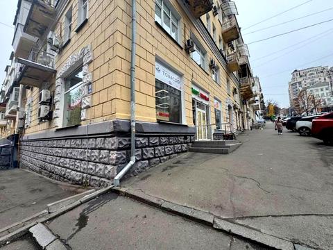 комерційна за адресою Лютеранська вул., 3