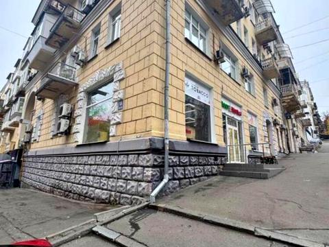 комерційна за адресою Лютеранська вул., 3