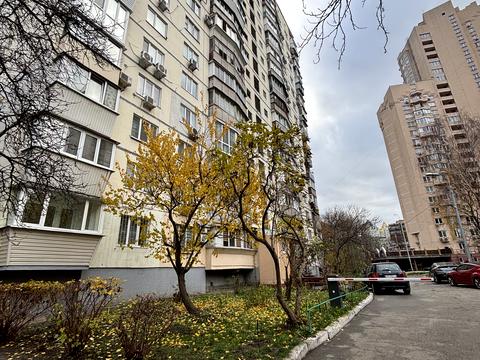 квартира за адресою Патріарха Мстислава Скрипника вул., 13