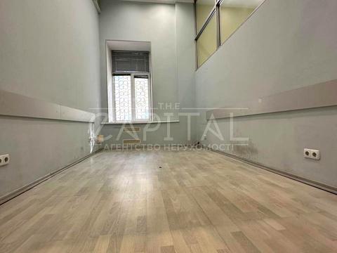 комерційна за адресою Великій Васильківській, 23В