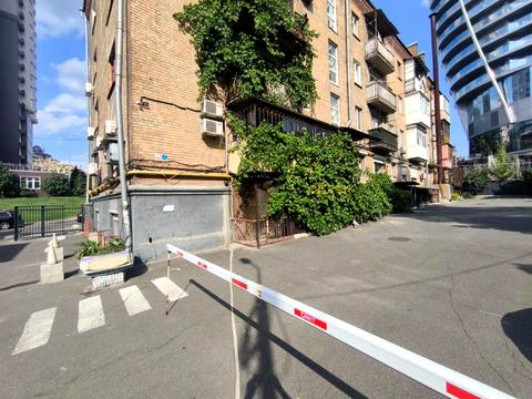 комерційна за адресою Іоанна Павла II вул. (Патріса Лумумби), 10