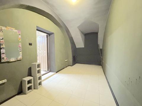 комерційна за адресою Маяковского, 8