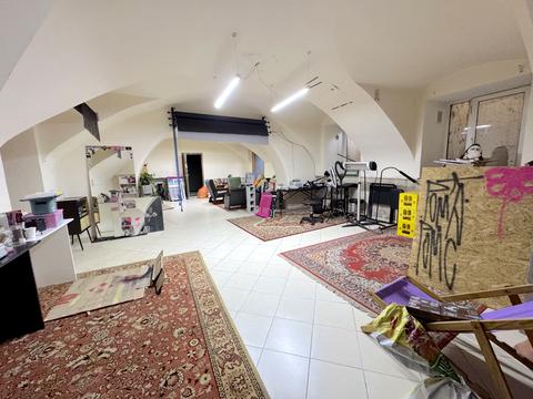 комерційна за адресою Маяковского, 8