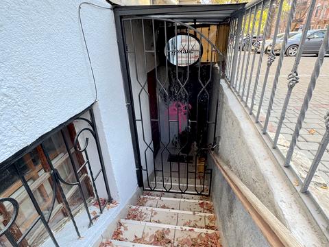 комерційна за адресою Маяковского, 8